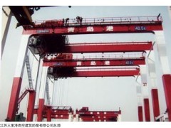 造船厂龙门吊写字,码头龙门吊刷油漆,港口龙门吊除锈防腐